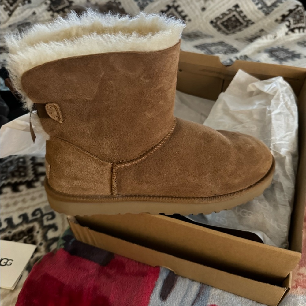 Ugg Mini Bailey Bow ll boots. Worn 1 time for 30 mins.